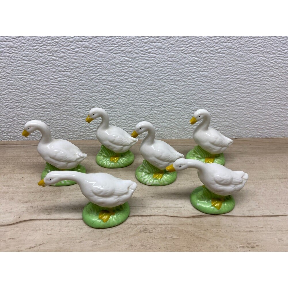 Vtg Set Of 6 Unbranded Mini Gees Porcelain Figurines Made In Taiwan